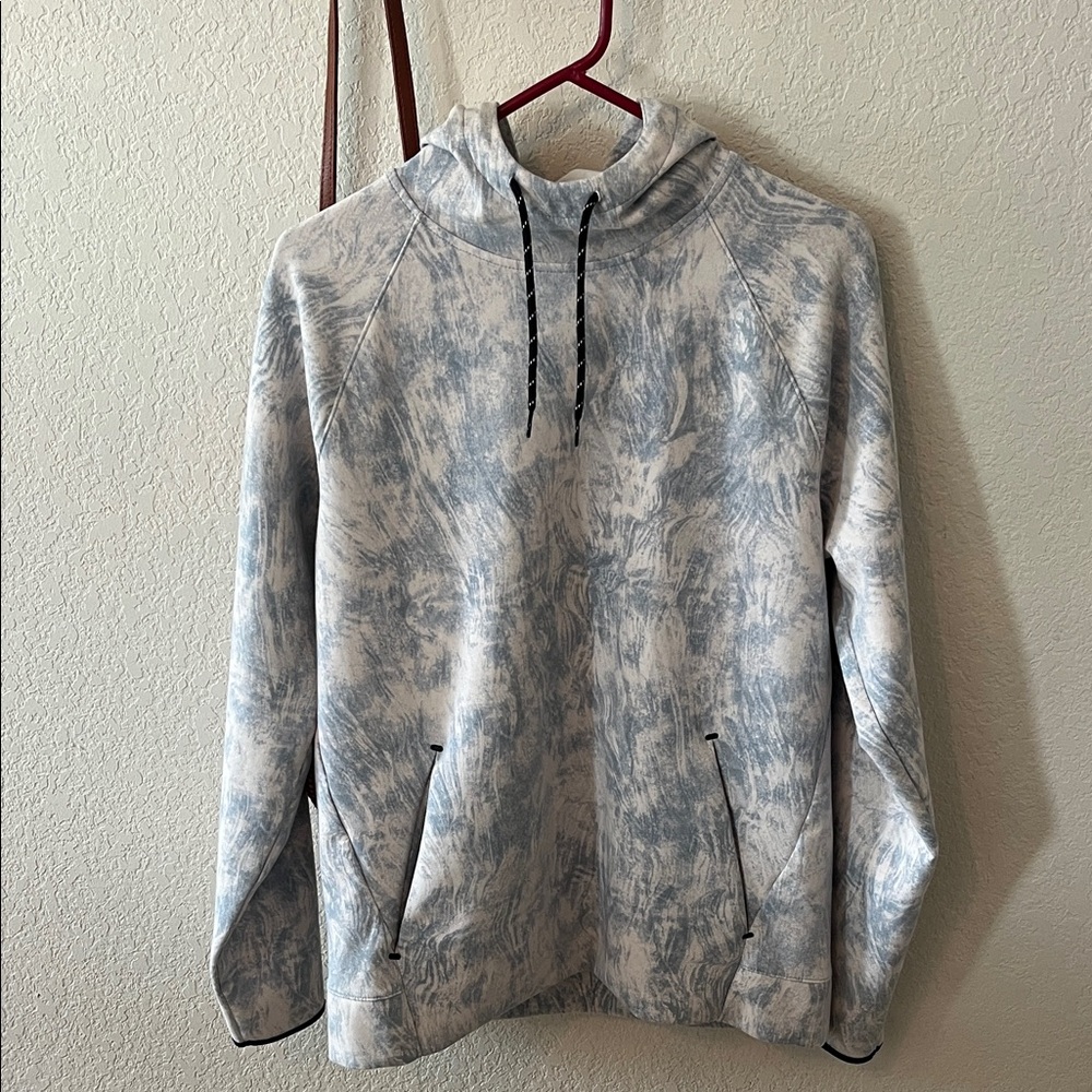 Old navy athletic hoodie